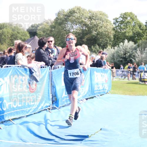 25.08.2024 - Elbe Triathlon Hamburg H.Heesch http://msf.ph/oto/6874088 25.08.2024 12:01:03 Ziel 382, 1706 meine-sportfotos.de