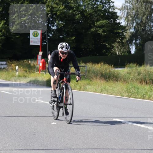 25.08.2024 - Elbe Triathlon Hamburg Fuchs,  Jonas http://msf.ph/oto/6874094 25.08.2024 11:26:32 Radfahren 1700 meine-sportfotos.de