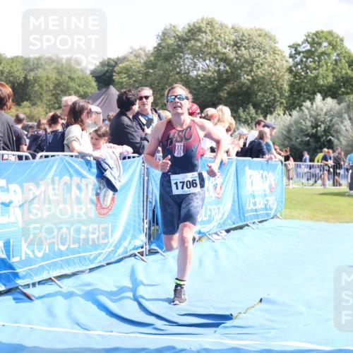 25.08.2024 - Elbe Triathlon Hamburg H.Heesch http://msf.ph/oto/6874097 25.08.2024 12:01:03 Ziel 382, 1706 meine-sportfotos.de