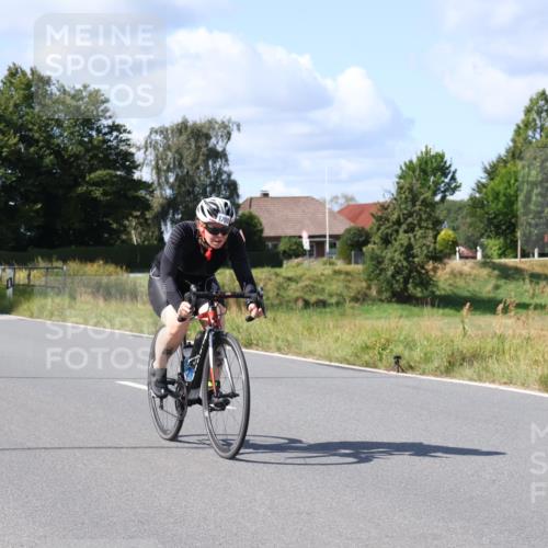 25.08.2024 - Elbe Triathlon Hamburg Fuchs,  Jonas http://msf.ph/oto/6874098 25.08.2024 11:26:33 Radfahren 1700 meine-sportfotos.de