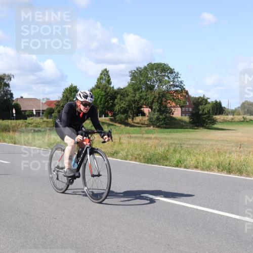 25.08.2024 - Elbe Triathlon Hamburg Fuchs,  Jonas http://msf.ph/oto/6874104 25.08.2024 11:26:33 Radfahren 1700 meine-sportfotos.de