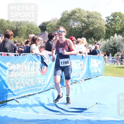25.08.2024 - Elbe Triathlon Hamburg H.Heesch http://msf.ph/oto/6874107 25.08.2024 12:01:03 Ziel 382, 1706 meine-sportfotos.de