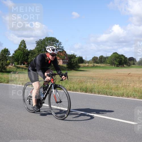25.08.2024 - Elbe Triathlon Hamburg Fuchs,  Jonas http://msf.ph/oto/6874108 25.08.2024 11:26:33 Radfahren 1700 meine-sportfotos.de