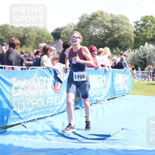 25.08.2024 - Elbe Triathlon Hamburg H.Heesch http://msf.ph/oto/6874111 25.08.2024 12:01:03 Ziel 382, 1706 meine-sportfotos.de
