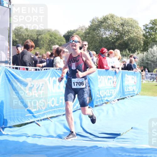 25.08.2024 - Elbe Triathlon Hamburg H.Heesch http://msf.ph/oto/6874122 25.08.2024 12:01:03 Ziel 382, 1706 meine-sportfotos.de