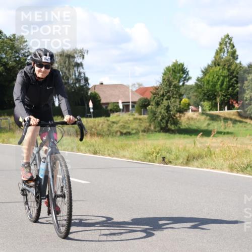 25.08.2024 - Elbe Triathlon Hamburg Fuchs,  Jonas http://msf.ph/oto/6874128 25.08.2024 11:26:40 Radfahren 1627, 1681 meine-sportfotos.de
