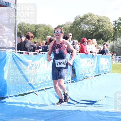 25.08.2024 - Elbe Triathlon Hamburg H.Heesch http://msf.ph/oto/6874129 25.08.2024 12:01:03 Ziel 382, 1706 meine-sportfotos.de