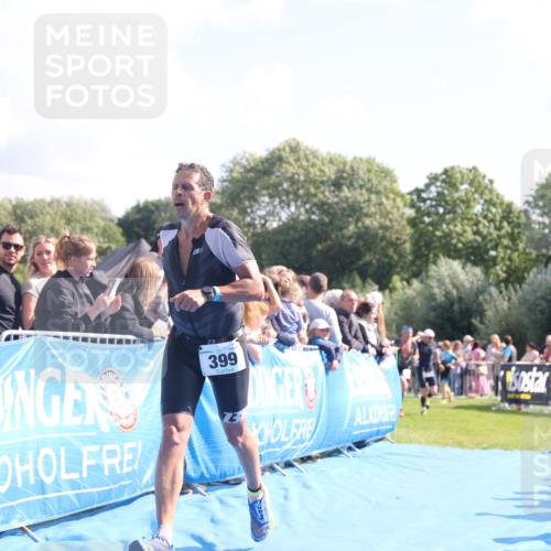 25.08.2024 - Elbe Triathlon Hamburg H.Heesch http://msf.ph/oto/6874130 25.08.2024 11:12:16 Ziel 268, 323, 390, 399, 610 meine-sportfotos.de