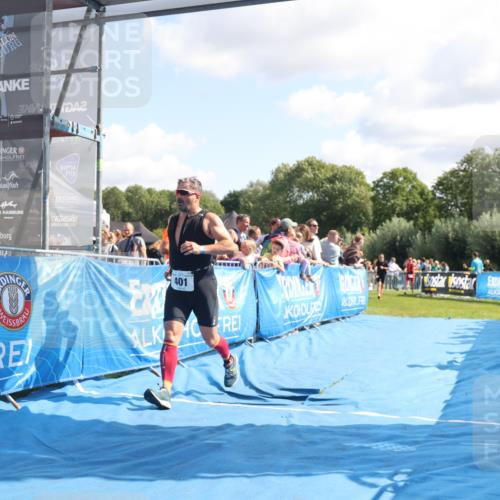 25.08.2024 - Elbe Triathlon Hamburg H.Heesch http://msf.ph/oto/6874132 25.08.2024 11:38:42 Ziel 401, 628, 770 meine-sportfotos.de