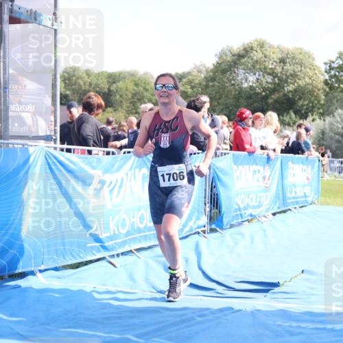 25.08.2024 - Elbe Triathlon Hamburg H.Heesch http://msf.ph/oto/6874133 25.08.2024 12:01:04 Ziel 382, 1706 meine-sportfotos.de
