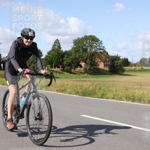 25.08.2024 - Elbe Triathlon Hamburg Fuchs,  Jonas http://msf.ph/oto/6874135 25.08.2024 11:26:40 Radfahren 1627, 1681 meine-sportfotos.de