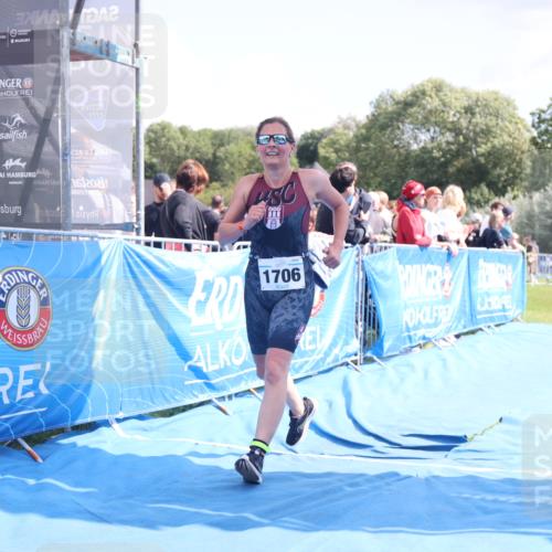 25.08.2024 - Elbe Triathlon Hamburg H.Heesch http://msf.ph/oto/6874140 25.08.2024 12:01:04 Ziel 382, 1706 meine-sportfotos.de