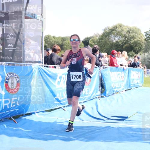 25.08.2024 - Elbe Triathlon Hamburg H.Heesch http://msf.ph/oto/6874143 25.08.2024 12:01:04 Ziel 382, 1706 meine-sportfotos.de
