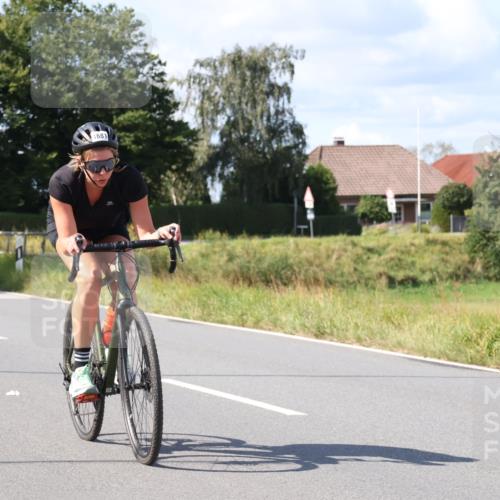 25.08.2024 - Elbe Triathlon Hamburg Fuchs,  Jonas http://msf.ph/oto/6874147 25.08.2024 11:26:42 Radfahren 1627, 1681 meine-sportfotos.de