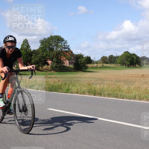 25.08.2024 - Elbe Triathlon Hamburg Fuchs,  Jonas http://msf.ph/oto/6874161 25.08.2024 11:26:43 Radfahren 1627, 1681 meine-sportfotos.de