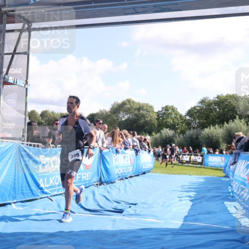 25.08.2024 - Elbe Triathlon Hamburg H.Heesch http://msf.ph/oto/6874162 25.08.2024 11:12:16 Ziel 268, 323, 390, 399, 610 meine-sportfotos.de