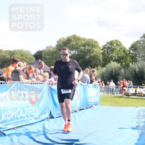 25.08.2024 - Elbe Triathlon Hamburg H.Heesch http://msf.ph/oto/6874178 25.08.2024 11:38:48 Ziel 401, 770 meine-sportfotos.de