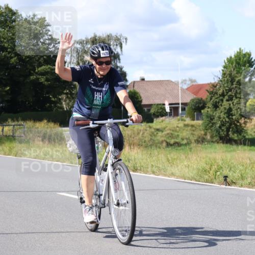 25.08.2024 - Elbe Triathlon Hamburg Fuchs,  Jonas http://msf.ph/oto/6874179 25.08.2024 11:27:12 Radfahren 1675 meine-sportfotos.de