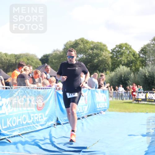 25.08.2024 - Elbe Triathlon Hamburg H.Heesch http://msf.ph/oto/6874183 25.08.2024 11:38:48 Ziel 401, 770 meine-sportfotos.de