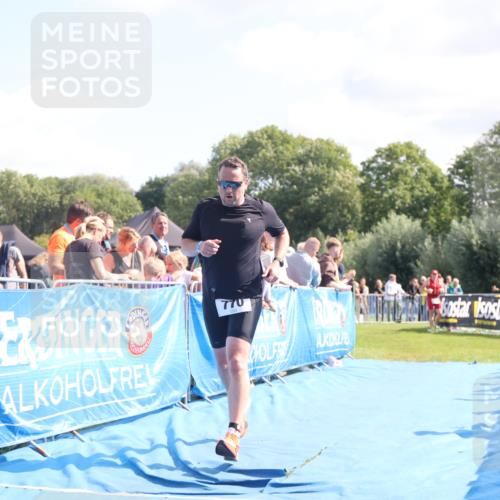 25.08.2024 - Elbe Triathlon Hamburg H.Heesch http://msf.ph/oto/6874187 25.08.2024 11:38:48 Ziel 401, 770 meine-sportfotos.de
