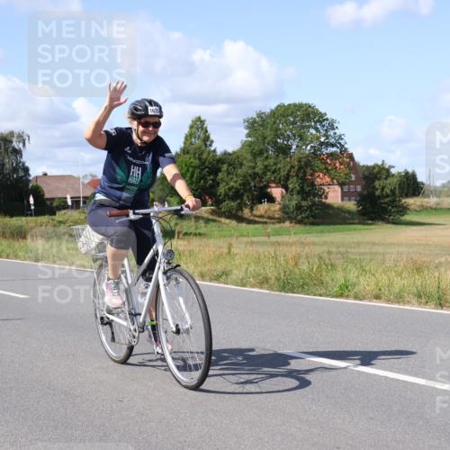 25.08.2024 - Elbe Triathlon Hamburg Fuchs,  Jonas http://msf.ph/oto/6874189 25.08.2024 11:27:12 Radfahren 1675 meine-sportfotos.de