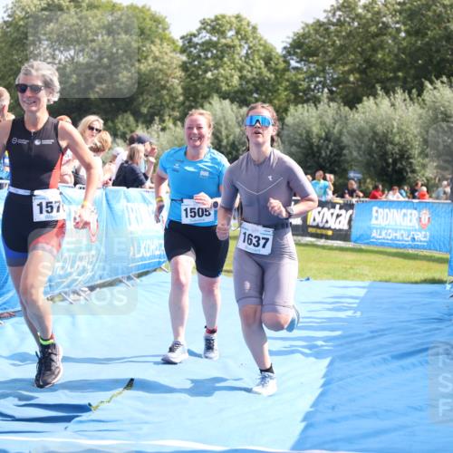 25.08.2024 - Elbe Triathlon Hamburg H.Heesch http://msf.ph/oto/6874194 25.08.2024 12:01:16 Ziel 1505, 1576, 1637, 1663 meine-sportfotos.de