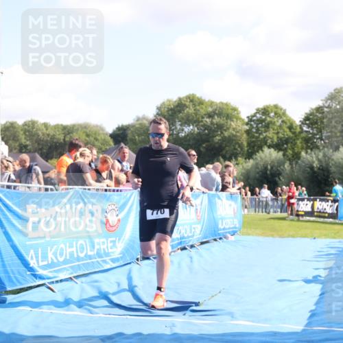 25.08.2024 - Elbe Triathlon Hamburg H.Heesch http://msf.ph/oto/6874195 25.08.2024 11:38:48 Ziel 401, 770 meine-sportfotos.de