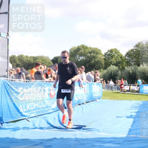25.08.2024 - Elbe Triathlon Hamburg H.Heesch http://msf.ph/oto/6874202 25.08.2024 11:38:48 Ziel 401, 770 meine-sportfotos.de