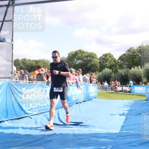 25.08.2024 - Elbe Triathlon Hamburg H.Heesch http://msf.ph/oto/6874215 25.08.2024 11:38:48 Ziel 401, 770 meine-sportfotos.de