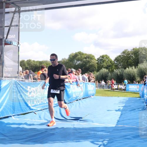 25.08.2024 - Elbe Triathlon Hamburg H.Heesch http://msf.ph/oto/6874223 25.08.2024 11:38:48 Ziel 401, 770 meine-sportfotos.de