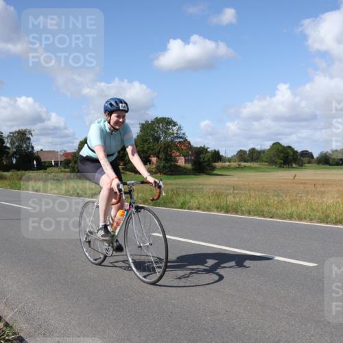 25.08.2024 - Elbe Triathlon Hamburg Fuchs,  Jonas http://msf.ph/oto/6874256 25.08.2024 11:28:27 Radfahren 1641 meine-sportfotos.de