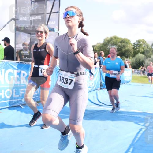 25.08.2024 - Elbe Triathlon Hamburg H.Heesch http://msf.ph/oto/6874271 25.08.2024 12:01:17 Ziel 1505, 1576, 1637, 1663 meine-sportfotos.de
