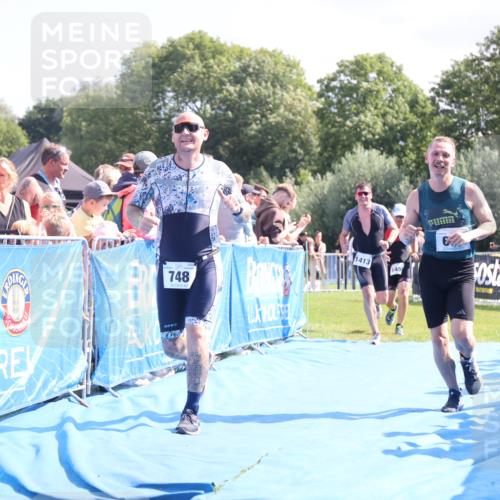 25.08.2024 - Elbe Triathlon Hamburg H.Heesch http://msf.ph/oto/6874276 25.08.2024 11:39:00 Ziel 687, 748, 1413, 1456 meine-sportfotos.de