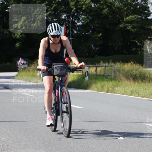 25.08.2024 - Elbe Triathlon Hamburg Fuchs,  Jonas http://msf.ph/oto/6874290 25.08.2024 11:29:47 Radfahren 1670 meine-sportfotos.de