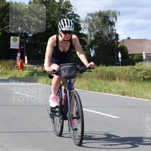 25.08.2024 - Elbe Triathlon Hamburg Fuchs,  Jonas http://msf.ph/oto/6874291 25.08.2024 11:29:48 Radfahren 1670, 1683 meine-sportfotos.de