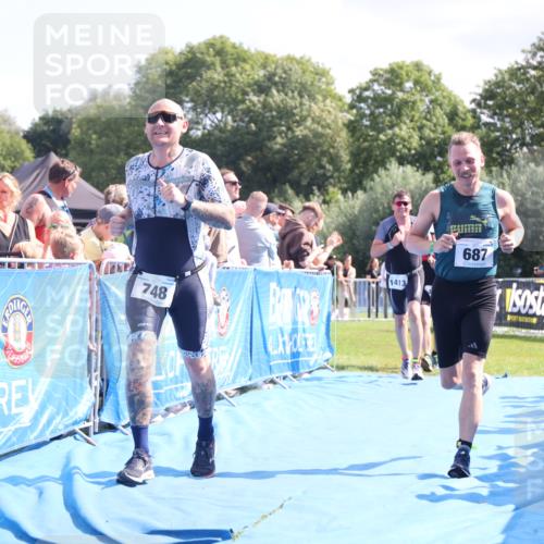 25.08.2024 - Elbe Triathlon Hamburg H.Heesch http://msf.ph/oto/6874293 25.08.2024 11:39:00 Ziel 687, 748, 1413, 1456 meine-sportfotos.de