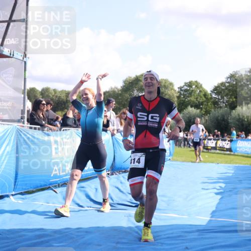25.08.2024 - Elbe Triathlon Hamburg H.Heesch http://msf.ph/oto/6874297 25.08.2024 11:12:31 Ziel 134, 404, 414, 610 meine-sportfotos.de