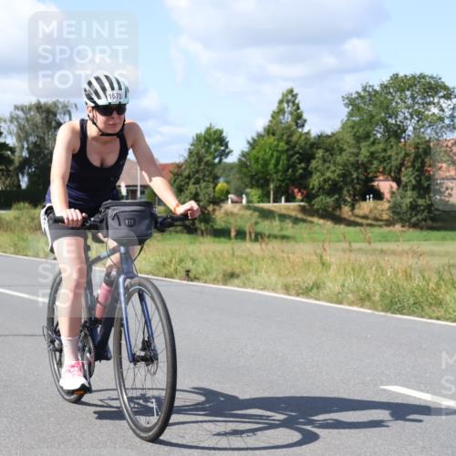 25.08.2024 - Elbe Triathlon Hamburg Fuchs,  Jonas http://msf.ph/oto/6874299 25.08.2024 11:29:48 Radfahren 1670, 1683 meine-sportfotos.de