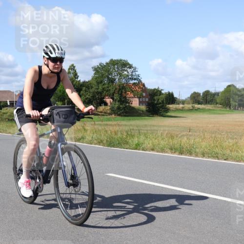 25.08.2024 - Elbe Triathlon Hamburg Fuchs,  Jonas http://msf.ph/oto/6874303 25.08.2024 11:29:48 Radfahren 1670, 1683 meine-sportfotos.de