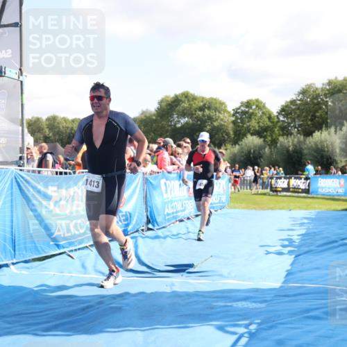 25.08.2024 - Elbe Triathlon Hamburg H.Heesch http://msf.ph/oto/6874356 25.08.2024 11:39:03 Ziel 687, 748, 1413, 1456 meine-sportfotos.de