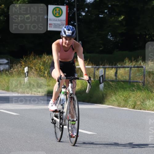 25.08.2024 - Elbe Triathlon Hamburg Fuchs,  Jonas http://msf.ph/oto/6874368 25.08.2024 11:30:40 Radfahren 1620 meine-sportfotos.de