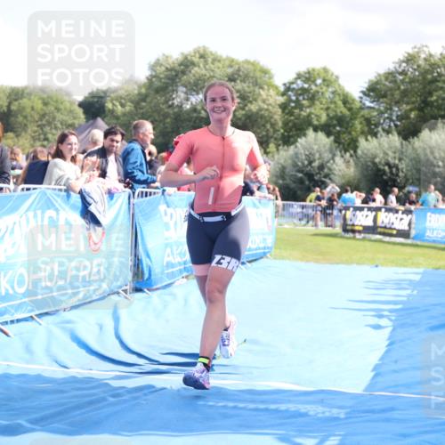 25.08.2024 - Elbe Triathlon Hamburg H.Heesch http://msf.ph/oto/6874373 25.08.2024 12:01:20 Ziel 1505, 1576, 1637, 1663 meine-sportfotos.de
