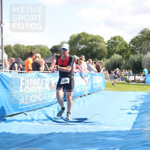 25.08.2024 - Elbe Triathlon Hamburg H.Heesch http://msf.ph/oto/6874376 25.08.2024 11:39:04 Ziel 687, 748, 1413, 1456 meine-sportfotos.de
