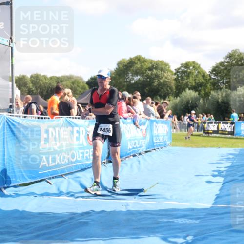 25.08.2024 - Elbe Triathlon Hamburg H.Heesch http://msf.ph/oto/6874383 25.08.2024 11:39:04 Ziel 687, 748, 1413, 1456 meine-sportfotos.de