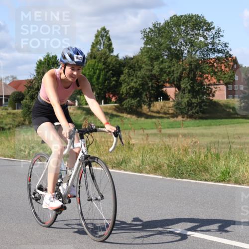 25.08.2024 - Elbe Triathlon Hamburg Fuchs,  Jonas http://msf.ph/oto/6874384 25.08.2024 11:30:42 Radfahren 1620 meine-sportfotos.de