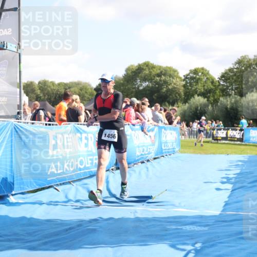 25.08.2024 - Elbe Triathlon Hamburg H.Heesch http://msf.ph/oto/6874387 25.08.2024 11:39:04 Ziel 687, 748, 1413, 1456 meine-sportfotos.de