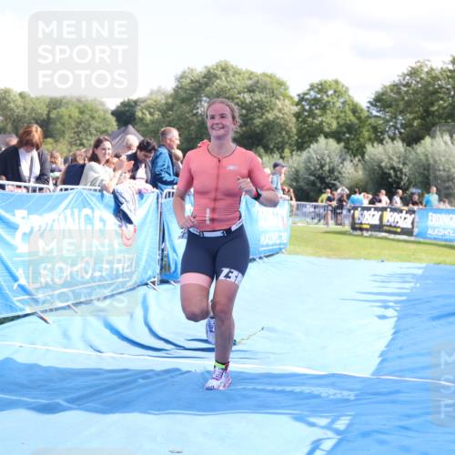 25.08.2024 - Elbe Triathlon Hamburg H.Heesch http://msf.ph/oto/6874388 25.08.2024 12:01:20 Ziel 1505, 1576, 1637, 1663 meine-sportfotos.de