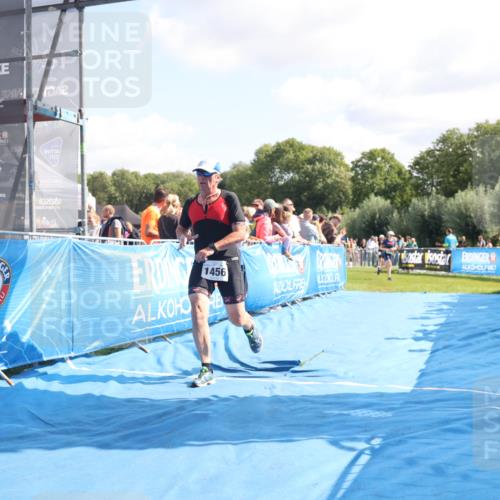 25.08.2024 - Elbe Triathlon Hamburg H.Heesch http://msf.ph/oto/6874394 25.08.2024 11:39:04 Ziel 687, 748, 1413, 1456 meine-sportfotos.de