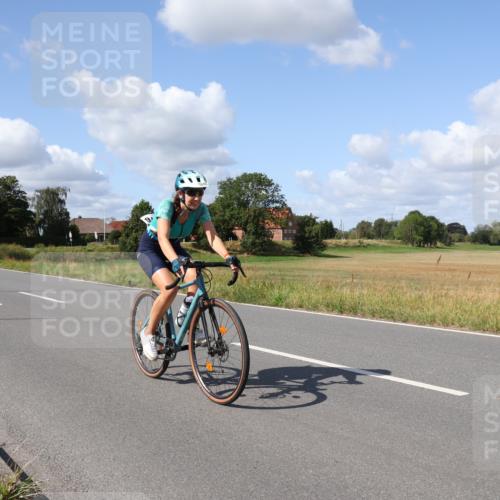 25.08.2024 - Elbe Triathlon Hamburg Fuchs,  Jonas http://msf.ph/oto/6874398 25.08.2024 11:30:56 Radfahren 1676 meine-sportfotos.de