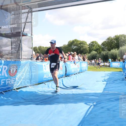 25.08.2024 - Elbe Triathlon Hamburg H.Heesch http://msf.ph/oto/6874409 25.08.2024 11:39:04 Ziel 687, 748, 1413, 1456 meine-sportfotos.de
